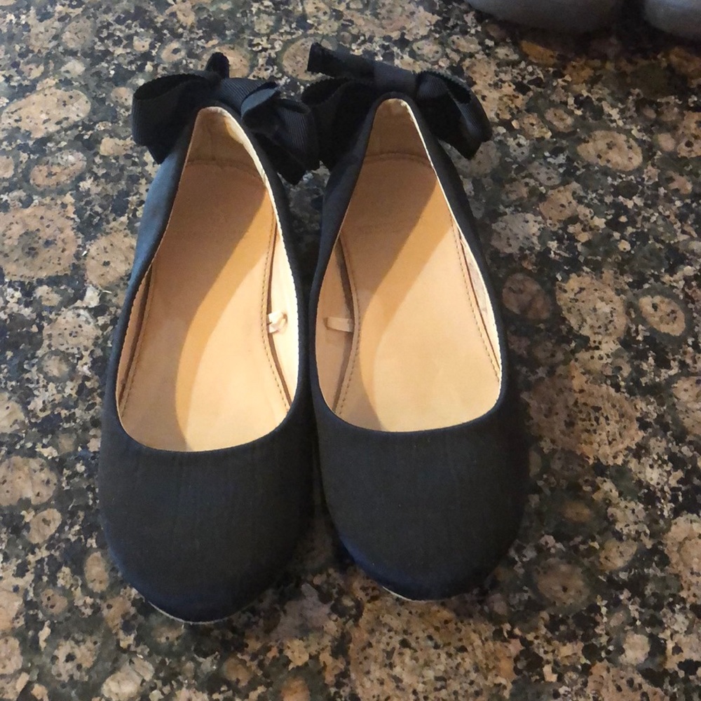 Black fabric bow dress shoes